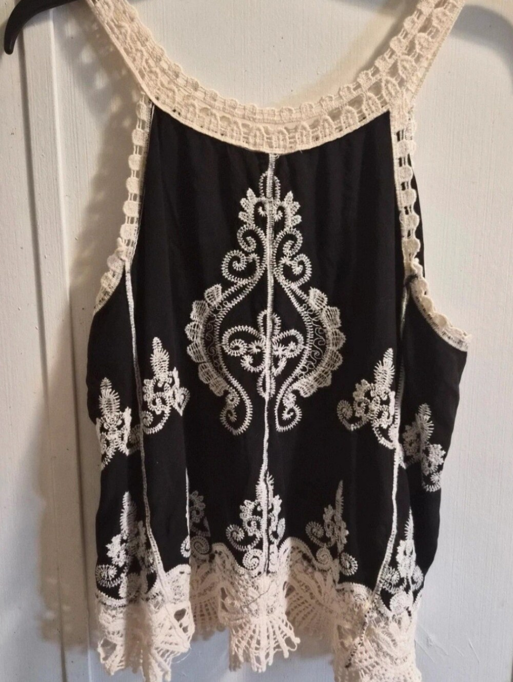 Ultra Pink Boho Black Crochet-Trim Tank Top with Embroidered Detail NWOT Medium